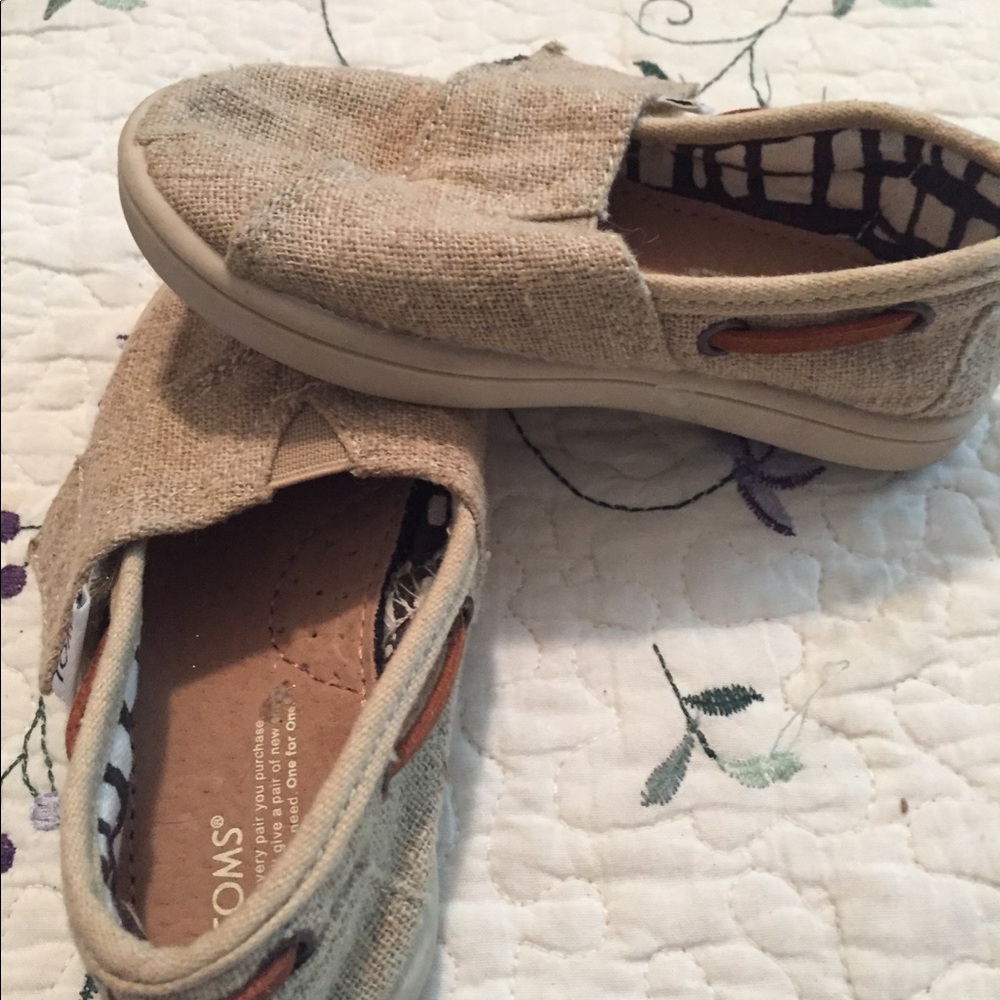 Toms